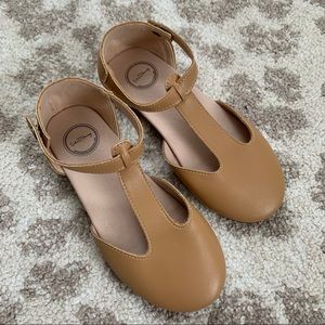 Girls tan Mary Jane shoes - size 13